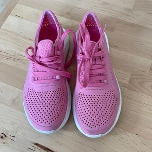 Crocs Women's LiteRide Pacer Sneakers | Size 7